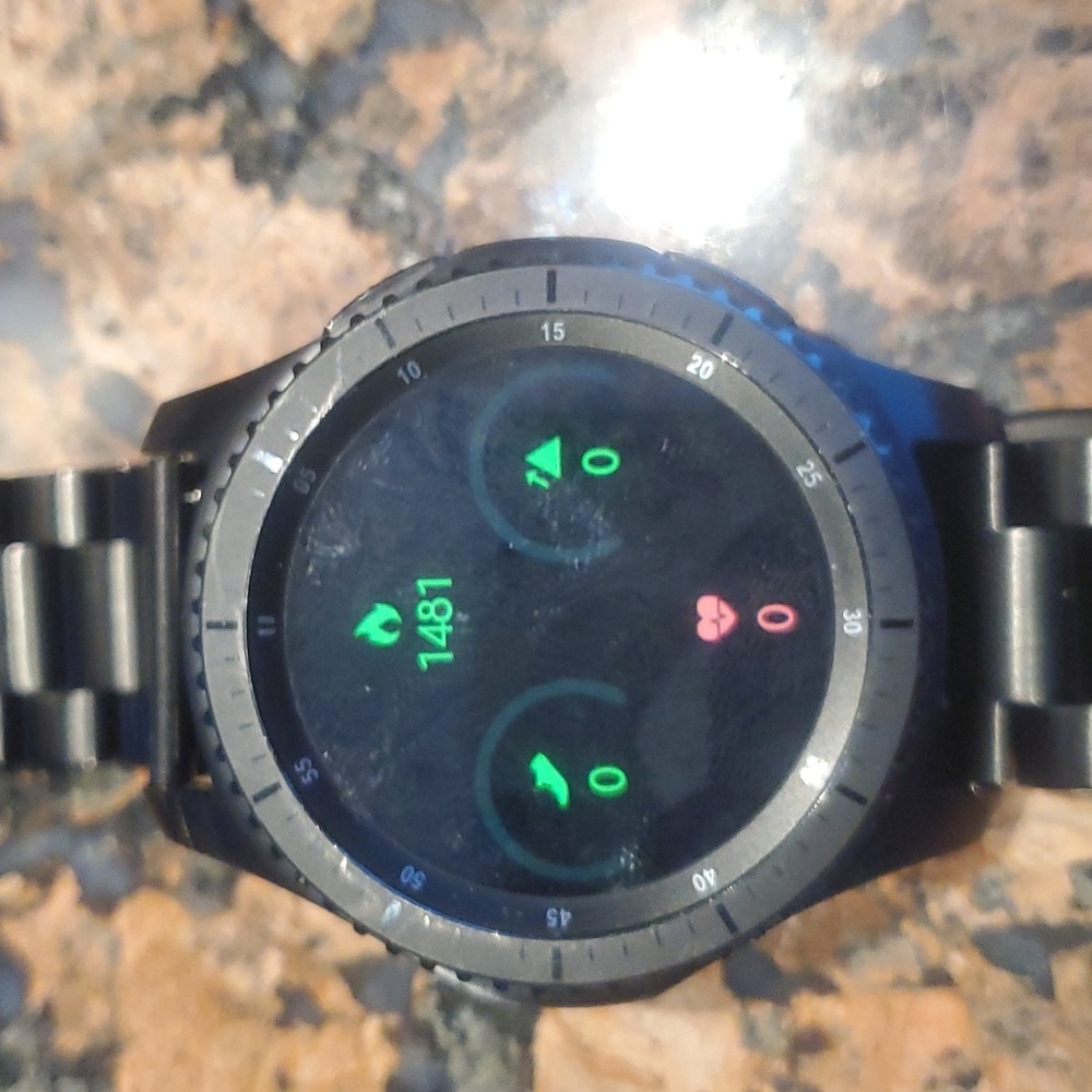 Samsung Gear 3 Frontier 46mm Smart Watch, New Battery & Charger & X-tra Bands - Picture 9 of 16